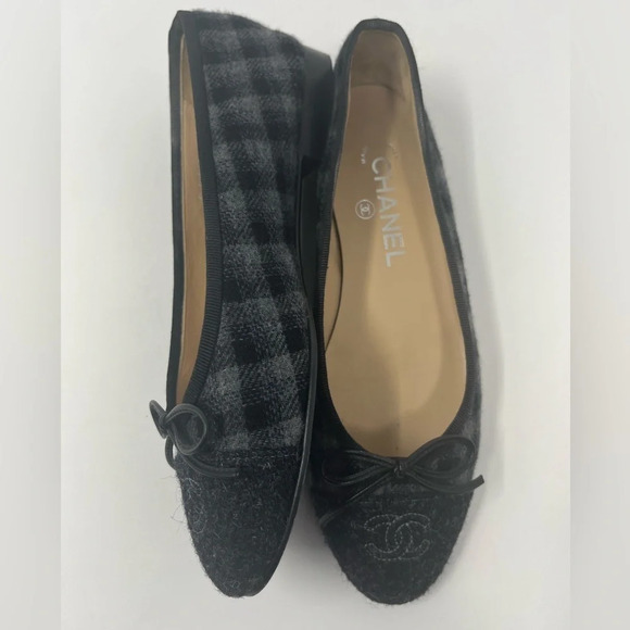 Chanel Ballet Cap toe Black Grey Plaid tweed textured flat size 37 - Picture 1 of 8